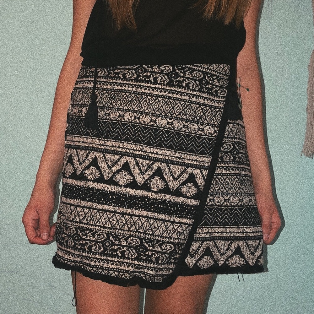 H&M patterned mini skirt